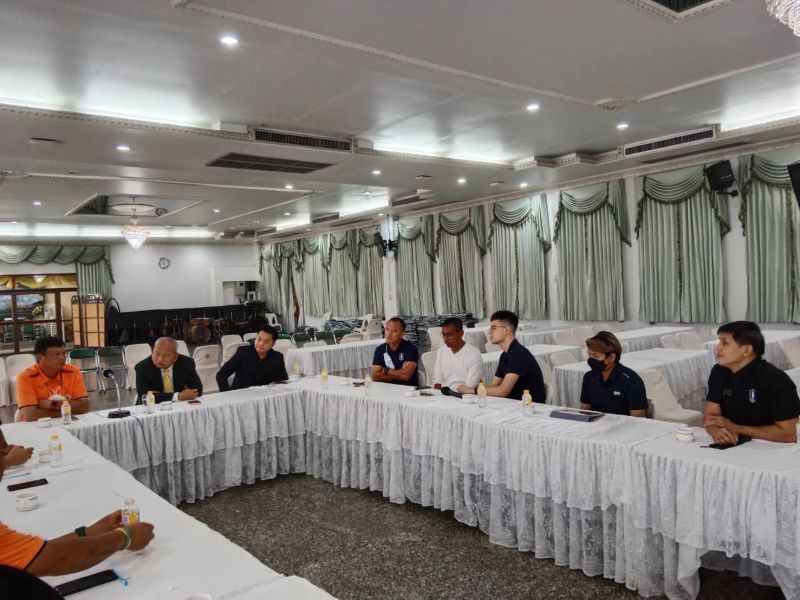 การประชุมร่วมระหว่างทีมฟุตบอลโรงเรียนเทพศิรินทร์ กับ ทีมบีจี ปทุมยูไนเต็ด  เพื่อพัฒนาทีมฟุตบอลโรงเรียนเทพศิรินทร์ไปสู่ระดับสากล