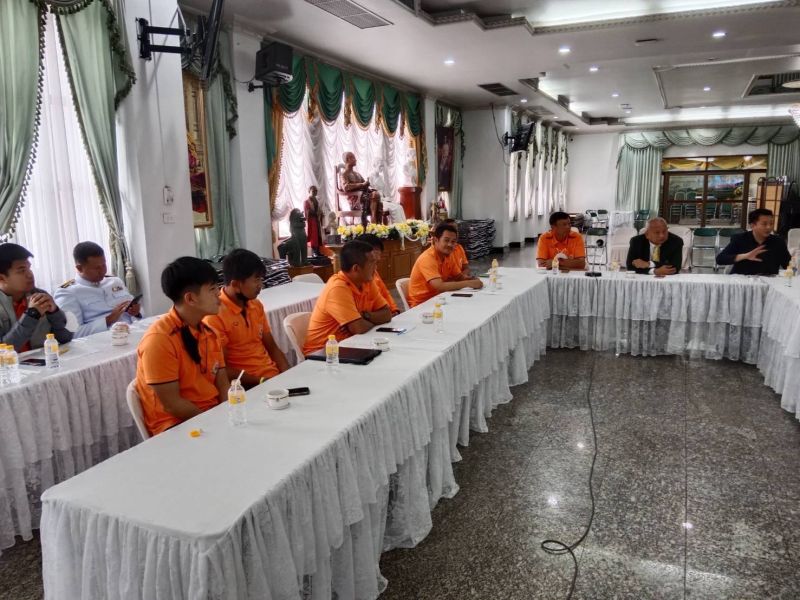 การประชุมร่วมระหว่างทีมฟุตบอลโรงเรียนเทพศิรินทร์ กับ ทีมบีจี ปทุมยูไนเต็ด  เพื่อพัฒนาทีมฟุตบอลโรงเรียนเทพศิรินทร์ไปสู่ระดับสากล