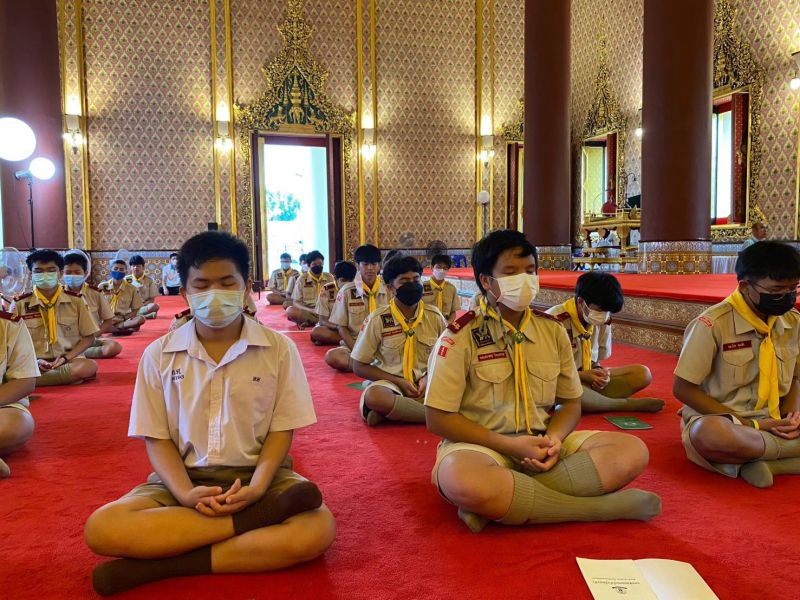 กิจกรรมทำบุญตักบาตรในช่วงเช้า ณ วัดเทพศิรินทราวาส