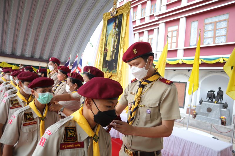พิธีประดับบ่าและเข้าประจำกองลูกเสือสามัญรุ่นใหญ่ (ม.2) ประจำปีการศึกษา 2565