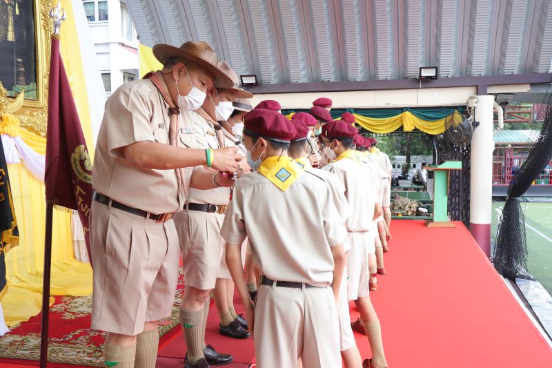 พิธีประดับบ่าและเข้าประจำกองลูกเสือสามัญรุ่นใหญ่ (ม.2) ประจำปีการศึกษา 2565