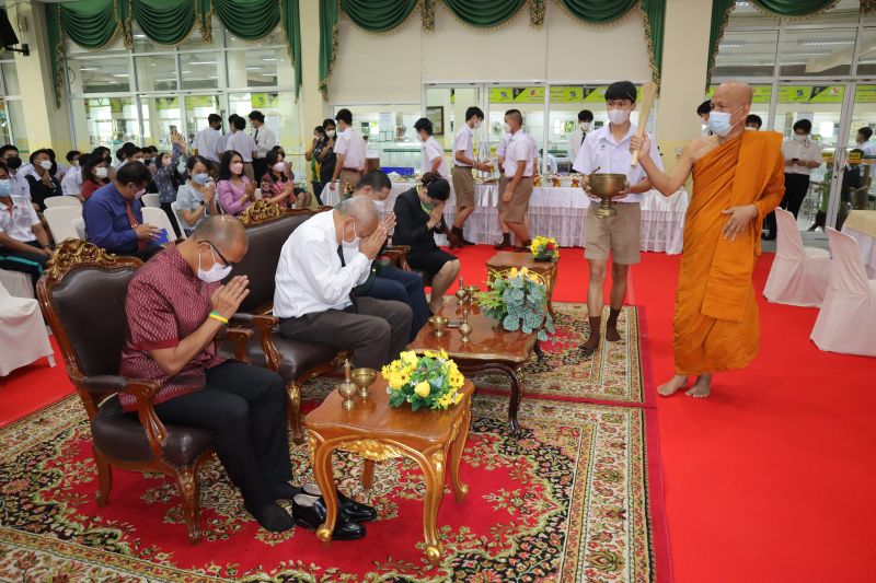 กิจกรรมทำบุญเนื่องในวันพระใหญ่ ณ ห้องประชุมเทิดพระเกียรติ โรงเรียนเทพศิรินทร์
