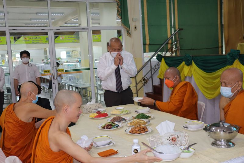 กิจกรรมทำบุญเนื่องในวันพระใหญ่ ณ ห้องประชุมเทิดพระเกียรติ โรงเรียนเทพศิรินทร์