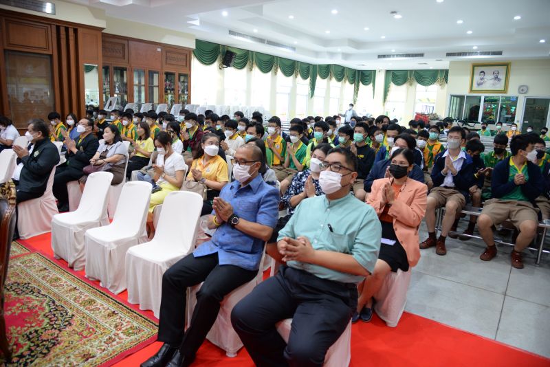 กิจกรรมทำบุญเนื่องในวันพระใหญ่ ณ ห้องประชุมเทิดพระเกียรติ โรงเรียนเทพศิรินทร์