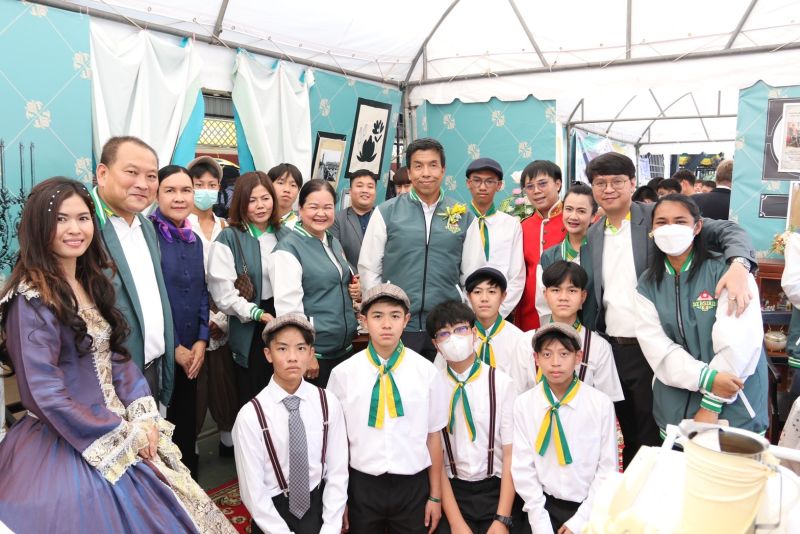 ผู้ว่าราชการกรุงเทพมหานคร เปิดงาน “รำเพยสร้างสรรค์ : โครงงานบูรณาการ” ครั้งที่ 19