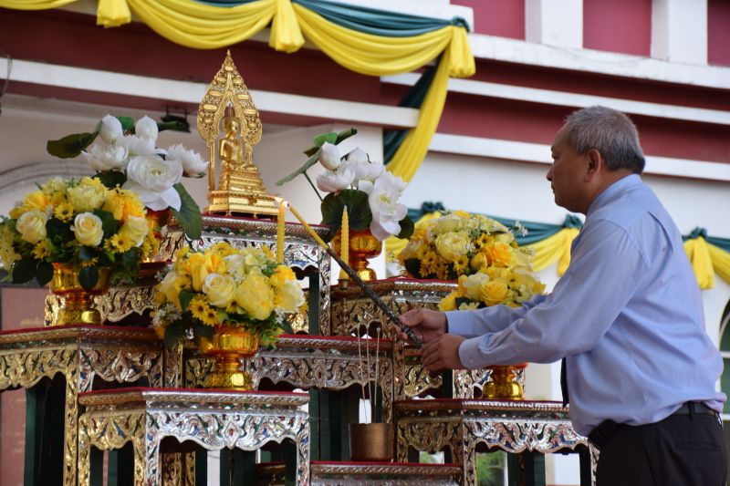 โรงเรียนเทพศิรินทร์ ทำบุญตักบาตรในช่วงเช้า เนื่องในโอกาสวันขึ้นปีใหม่ 2566