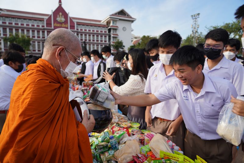 ฝากแจ้งให้พี่เขาติดต่อกลับเบอร์นี้ด้วยครับ...