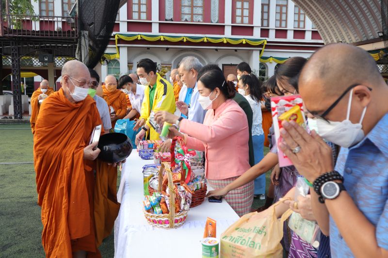 ฝากแจ้งให้พี่เขาติดต่อกลับเบอร์นี้ด้วยครับ...