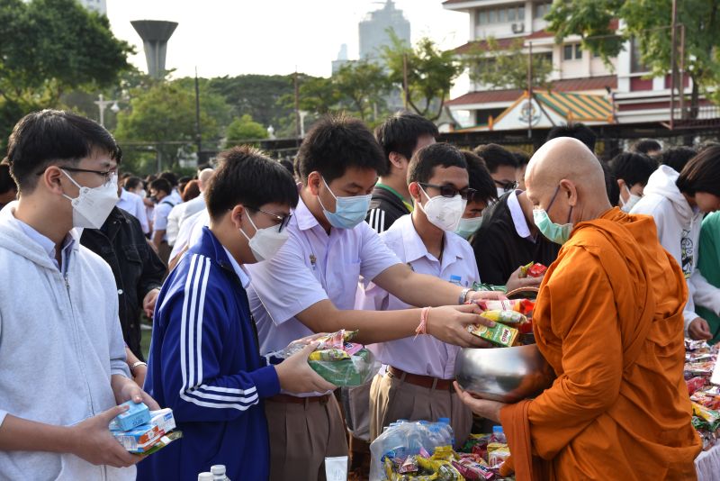 ฝากแจ้งให้พี่เขาติดต่อกลับเบอร์นี้ด้วยครับ...