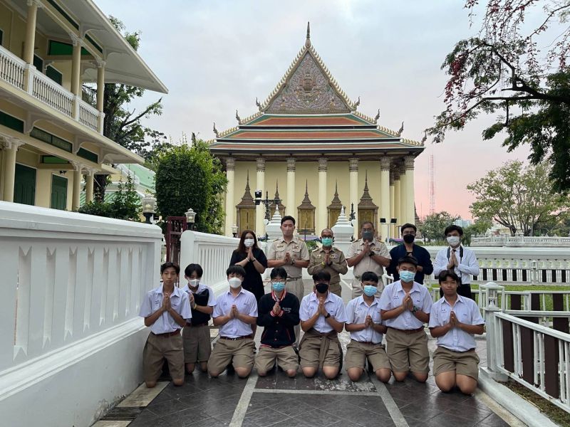 กิจกรรมทำบุญตักบาตรในช่วงเช้า ณ วัดเทพศิรินทราวาส