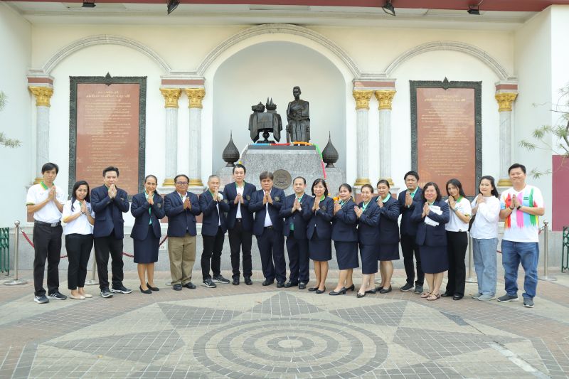 นายกสมาคมฯ และคณะกรรมการบริหารสมาคมผู้ปกครองและครูโรงเรียนเทพศิรินทร์ สมัยที่ 22