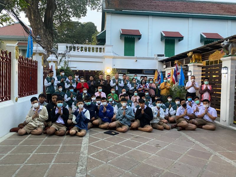 กิจกรรมทำบุญตักบาตรในช่วงเช้า ณ วัดเทพศิรินทราวาส