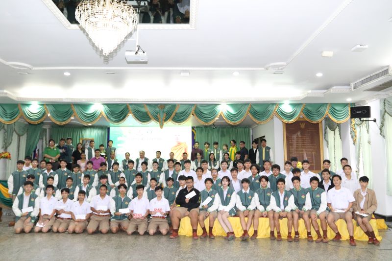 ท่านเจ้าประคุณสมเด็จพระธีรญาณมุนี เมตตาประทานทุนการศึกษาให้กับนักเรียน ที่ได้รับรางวัลจากการแข่งขันศิลปหัตถกรรมนักเรียน ครั้งที่ 70 ประจำปีการศึกษา 2565