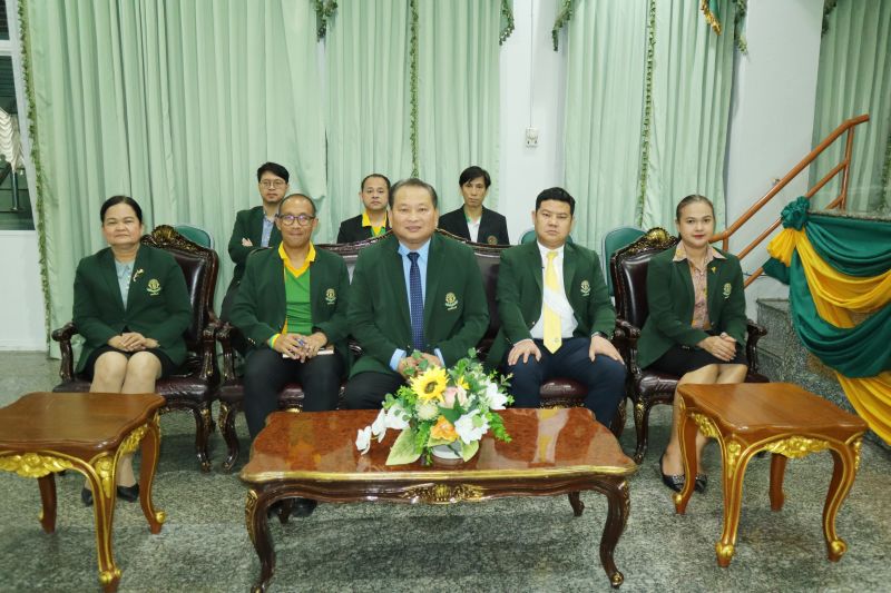 การรายงานตัวและมอบตัวของนักเรียนระดับชั้น ม.1 โครงการห้องเรียนพิเศษ ปีการศึกษา 2566