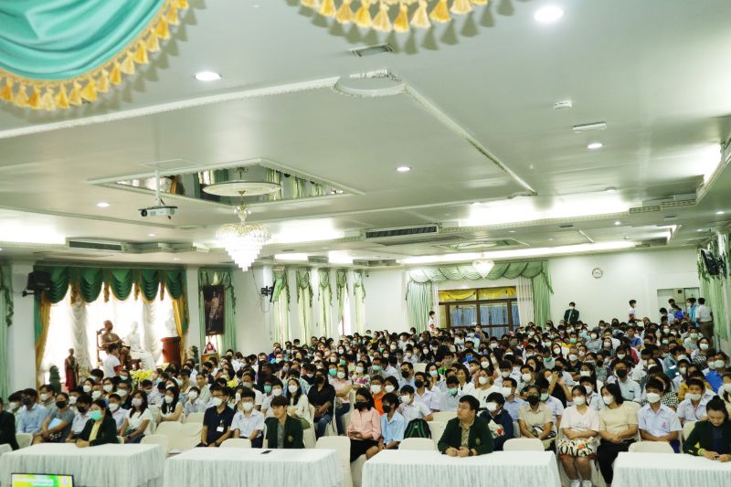 การรายงานตัวและมอบตัวของนักเรียนระดับชั้น ม.1 โครงการห้องเรียนพิเศษ ปีการศึกษา 2566