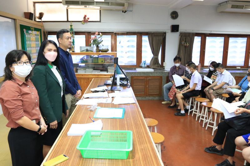 การรายงานตัวและมอบตัวของนักเรียนระดับชั้น ม.1 โครงการห้องเรียนพิเศษ ปีการศึกษา 2566