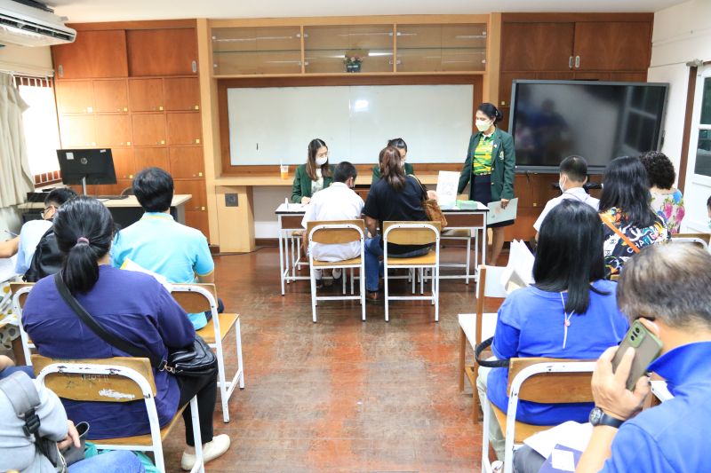 การรายงานตัวและมอบตัวของนักเรียนระดับชั้น ม.1 โครงการห้องเรียนพิเศษ ปีการศึกษา 2566