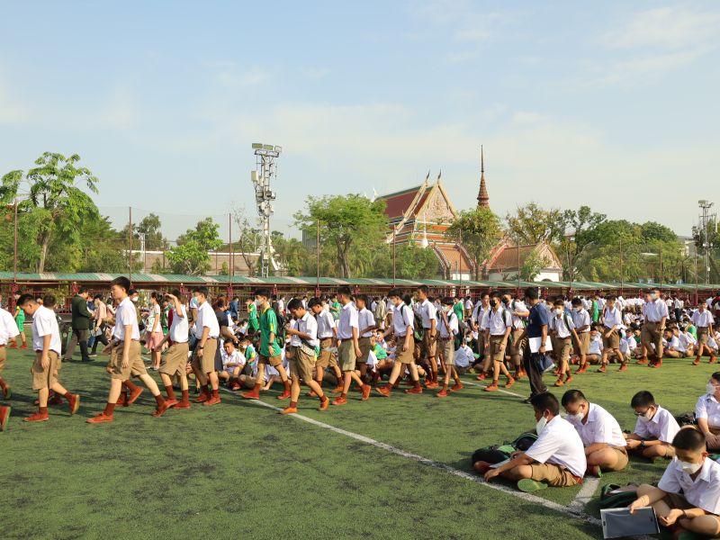 ผู้อำนวยการโรงเรียนเทพศิรินทร์ พร้อมคณะผู้บริหาร และคณะครู ต้อนรับนักเรียน  และทำกิจกรรมร่วมกัน เนื่องในวันแรกของการเปิดศึกษาภาคเรียนที่ 1 ปีการศึกษา 2566