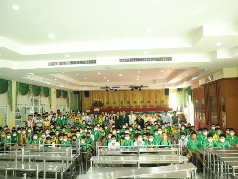กิจกรรมทำบุญเนื่องในวันพระใหญ่ ณ ห้องประชุมเทิดพระเกียรติ โรงเรียนเทพศิรินทร์