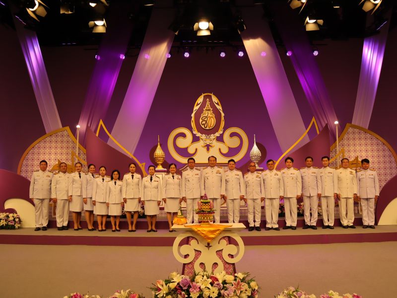 คณะผู้บริหาร และผู้แทนครู โรงเรียนเทพศิรินทร์ เข้าบันทึกเทปถวายพระพรชัยมงคล  เนื่องในวันเฉลิมพระชนมพรรษา สมเด็จพระนางเจ้าสุทิดา พัชรสุธาพิมลลักษณ พระบรมราชินี