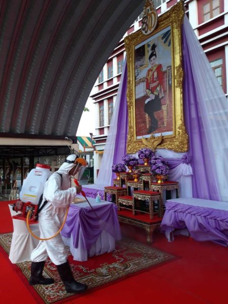 งานฉีดพ่นยาฆ่าเชื้อ เพื่อป้องกันการแพร่ระบาดเชื้อไวรัสโคโรนา 2019 (COVID-19)