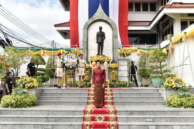 พิธีถวายราชสักการะพระบรมราชานุสาวรีย์  พระบาทสมเด็จพระปรเมนทรมหาอานันทมหิดล พระอัฐมรามาธิบดินทร