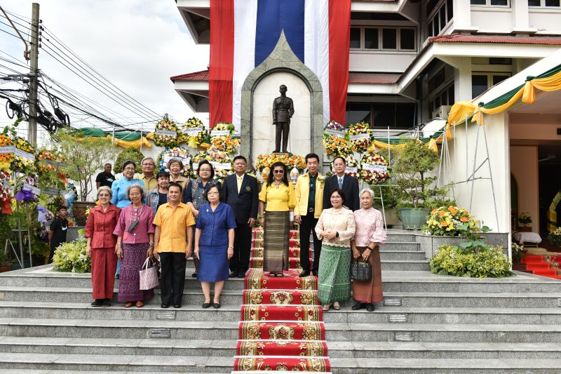 พิธีถวายราชสักการะพระบรมราชานุสาวรีย์  พระบาทสมเด็จพระปรเมนทรมหาอานันทมหิดล พระอัฐมรามาธิบดินทร
