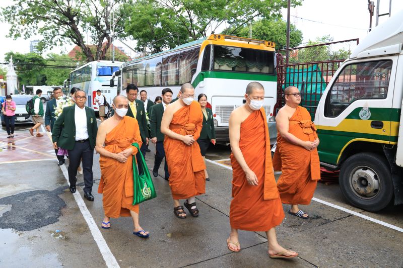 ถวายมุทิตาสักการะแด่ผู้สอบผ่านบาลีสนามหลวง พระมหาธัชธรรม์ กิตฺติณฏโฐ และ พระมหาพิพัฒน์ วิวฑฺฒโน เปรียญธรรม 3 ประโยค และ พระบุญมี ภทฺทปุญโญ ประโยค 1-2