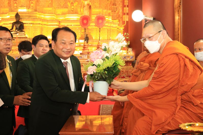 ถวายมุทิตาสักการะแด่ผู้สอบผ่านบาลีสนามหลวง พระมหาธัชธรรม์ กิตฺติณฏโฐ และ พระมหาพิพัฒน์ วิวฑฺฒโน เปรียญธรรม 3 ประโยค และ พระบุญมี ภทฺทปุญโญ ประโยค 1-2