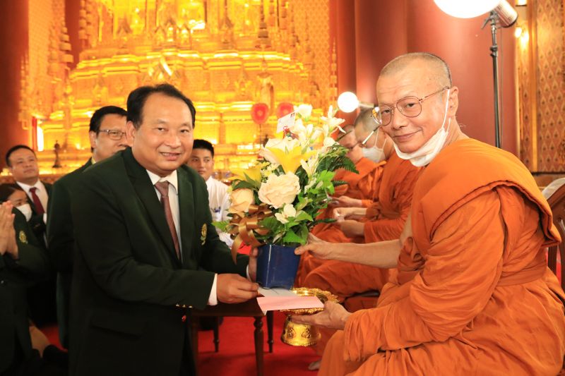 ถวายมุทิตาสักการะแด่ผู้สอบผ่านบาลีสนามหลวง พระมหาธัชธรรม์ กิตฺติณฏโฐ และ พระมหาพิพัฒน์ วิวฑฺฒโน เปรียญธรรม 3 ประโยค และ พระบุญมี ภทฺทปุญโญ ประโยค 1-2