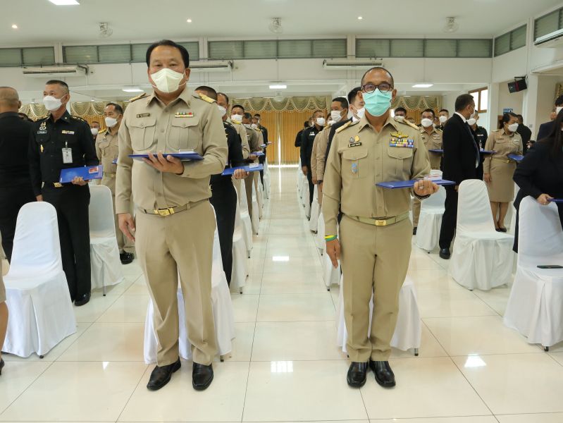 พิธีประดับเข็มพระราชลัญจกรมหาสุรสิงหนาท  กองบัญชาการกองพลทหารราบที่ 9 ค่ายสุรสีห์ จ.กาญจนบุรี