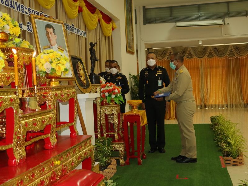พิธีประดับเข็มพระราชลัญจกรมหาสุรสิงหนาท  กองบัญชาการกองพลทหารราบที่ 9 ค่ายสุรสีห์ จ.กาญจนบุรี