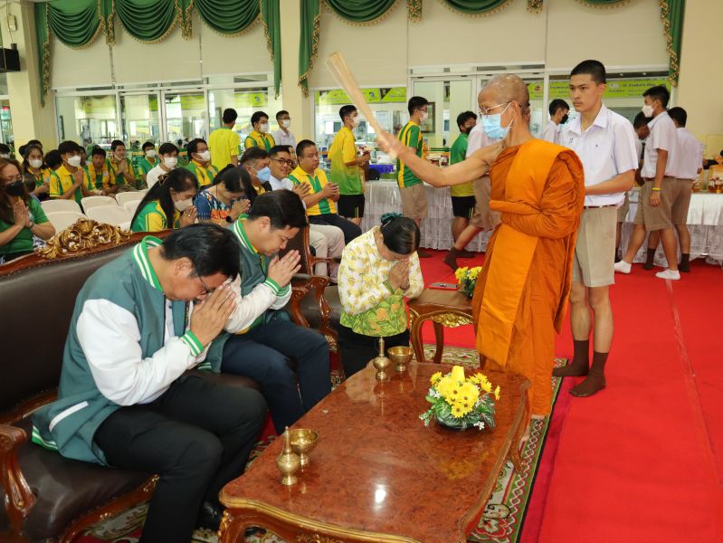 กิจกรรมทำบุญเนื่องในวันพระใหญ่ ณ ห้องประชุมเทิดพระเกียรติ โรงเรียนเทพศิรินทร์