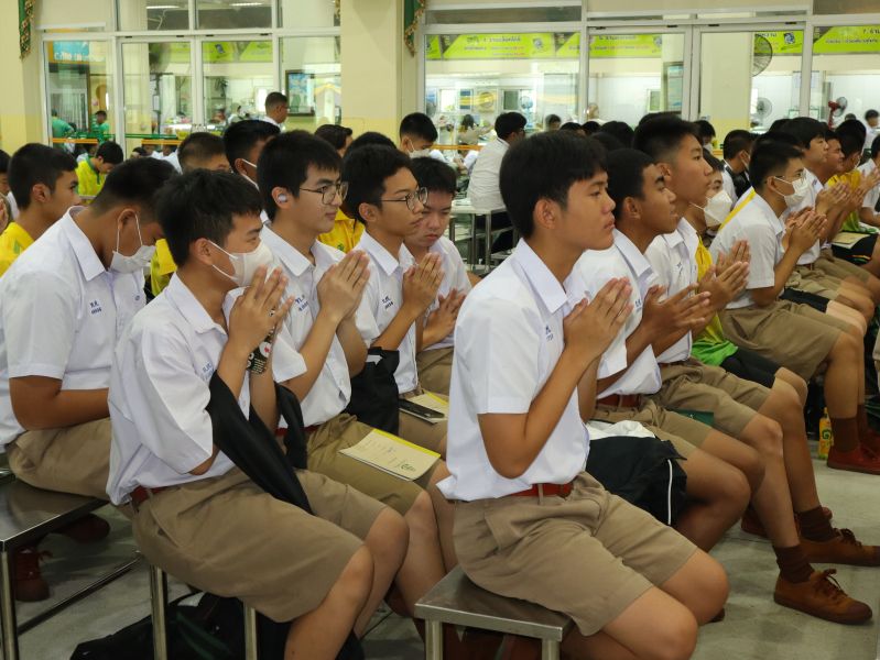 กิจกรรมทำบุญเนื่องในวันพระใหญ่ ณ ห้องประชุมเทิดพระเกียรติ โรงเรียนเทพศิรินทร์