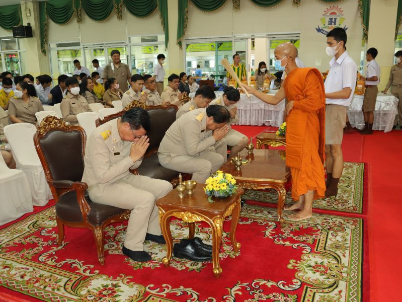 กิจกรรมทำบุญเนื่องในวันพระใหญ่ ณ ห้องประชุมเทิดพระเกียรติ โรงเรียนเทพศิรินทร์