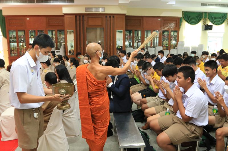 กิจกรรมทำบุญเนื่องในวันพระใหญ่ ณ ห้องประชุมเทิดพระเกียรติ โรงเรียนเทพศิรินทร์
