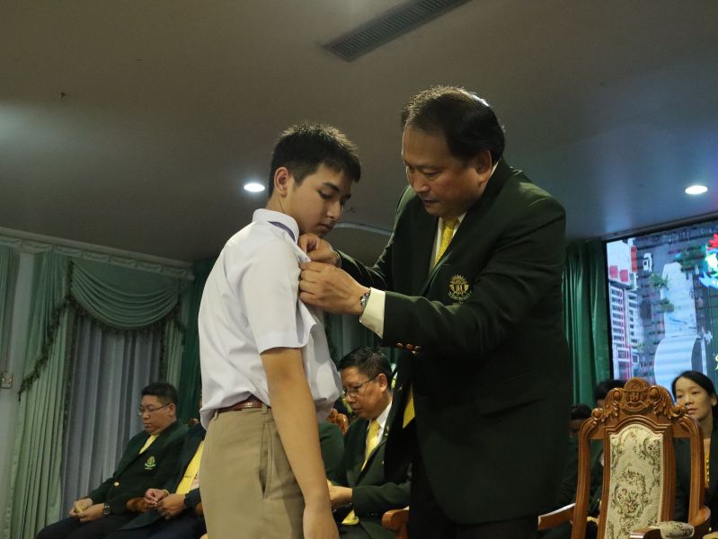 โรงเรียนเทพศิรินทร์ จัดกิจกรรมพิธีประดับเข็ม  แก่นักเรียนระดับชั้น ม.4 ปีการศึกษา 2566 รุ่น 140