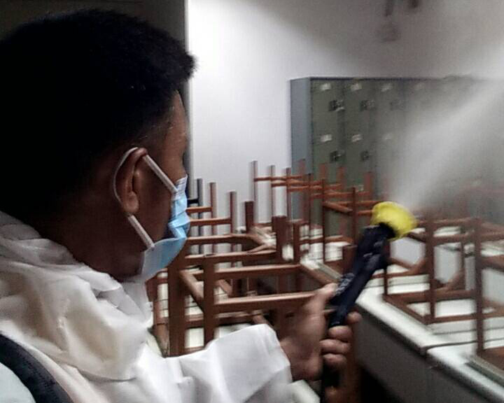 งานฉีดพ่นยาฆ่าเชื้อ เพื่อป้องกันการแพร่ระบาดเชื้อไวรัสโคโรนา 2019 (COVID-19)