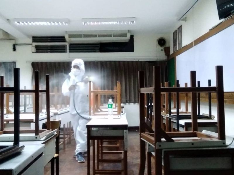 งานฉีดพ่นยาฆ่าเชื้อ เพื่อป้องกันการแพร่ระบาดเชื้อไวรัสโคโรนา 2019 (COVID-19)