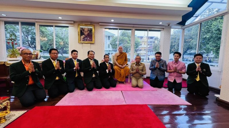 รัฐมนตรีว่าการกระทรวงศึกษาธิการ เข้ากราบสักการะท่านเจ้าประคุณสมเด็จพระธีรญาณมุนี