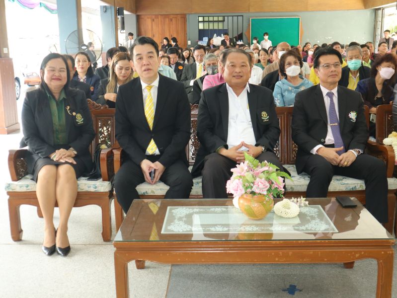 ชาวเทพศิรินทร์แสดงความยินดี กับ นายภาณุภัทร ลิ้มจำรูญ  เนื่องในโอกาสเข้ารับตำแหน่ง ผู้อำนวยการโรงเรียนวัดสระเกศ