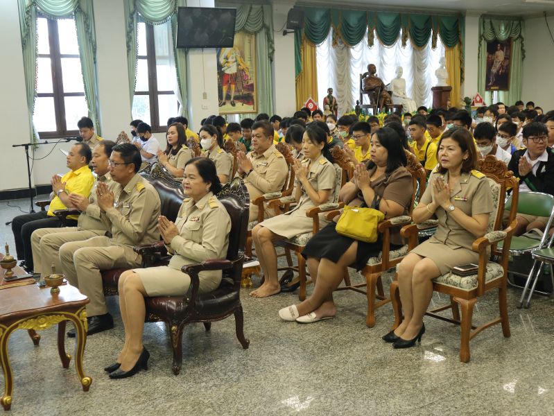 กิจกรรมทำบุญเนื่องในวันพระใหญ่ ตึกเทิดพระเกียรติ โรงเรียนเทพศิรินทร์
