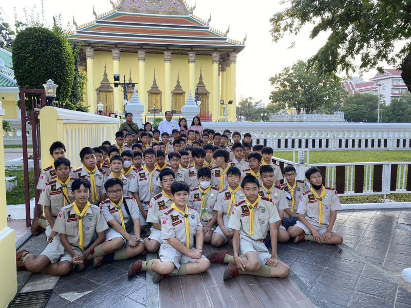 กิจกรรมทำบุญตักบาตรในช่วงเช้า ณ วัดเทพศิรินทราวาส