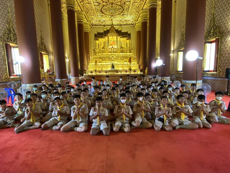 กิจกรรมทำบุญตักบาตรในช่วงเช้า ณ วัดเทพศิรินทราวาส