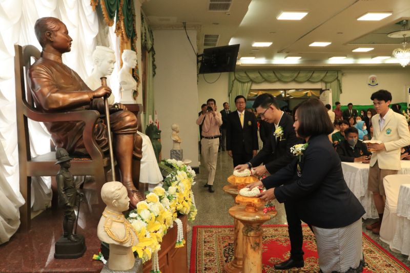 ชาวเทพศิรินทร์แสดงความยินดีและจัดพิธีต้อนรับ  รองผู้อำนวยการ โรงเรียนเทพศิรินทร์ เนื่องในโอกาสเข้ารับตำแหน่ง