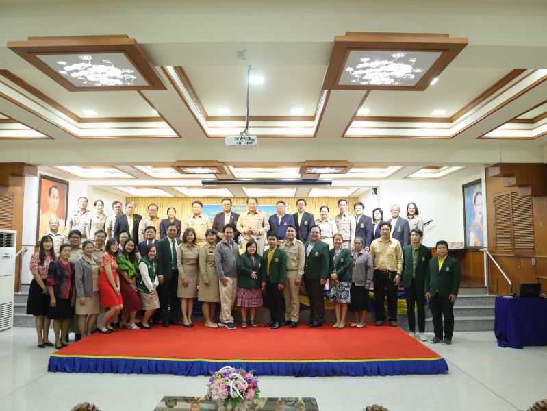 คณะผู้บริหาร คณะครู และบุคลากรทางศึกษา ร่วมแสดงความยินดีกับ นายเตชิต เอกรินทรากุล เนื่องในโอกาสเข้ารับตำแหน่งผู้บริหาร โรงเรียนสตรีวัดระฆัง