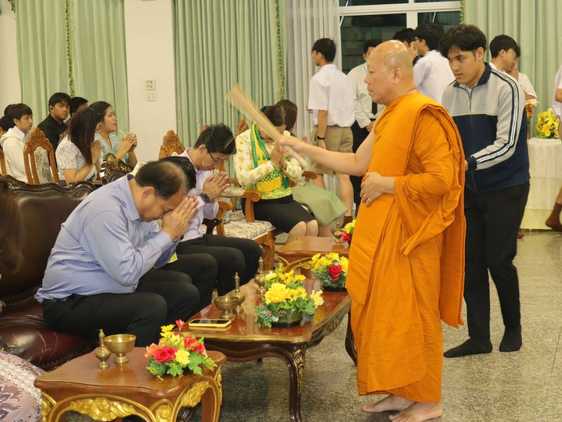 กิจกรรมทำบุญเนื่องในวันพระใหญ่ ณ ห้องประชุมเทิดพระเกียรติ โรงเรียนเทพศิรินทร์