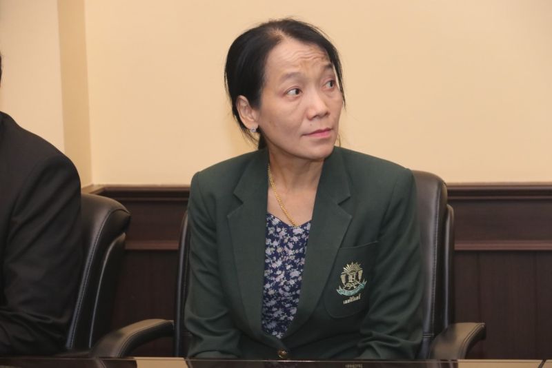 ครูและบุคลากรโรงเรียนเทพศิรินทร์ ช่วยตำรวจที่ประสบอุบัติเหตุบนถนน
