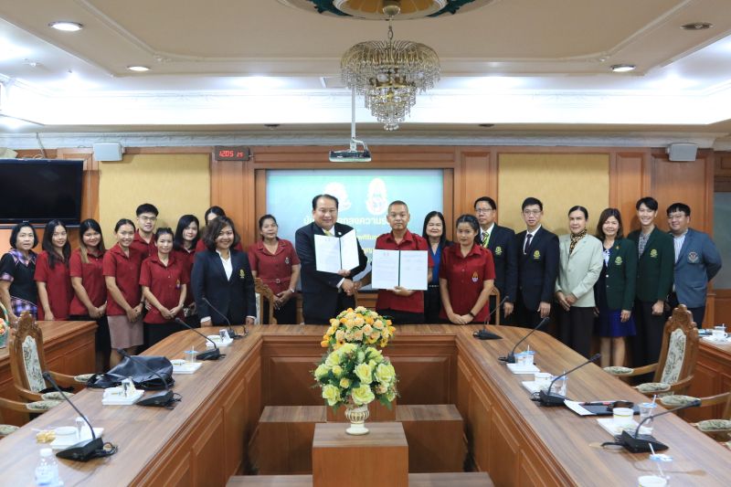 โรงเรียนอุบลรัตนราชกัญญาราชวิทยาลัย เข้าศึกษาดูงาน ณ โรงเรียนเทพศิรินทร์