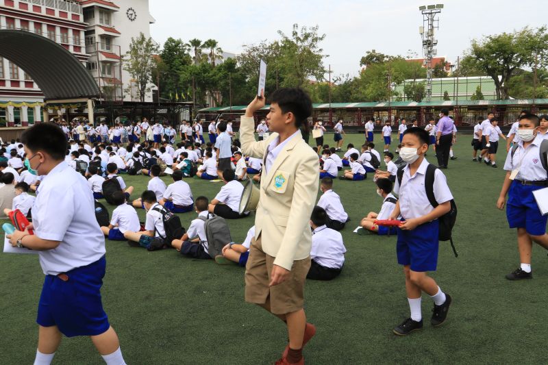 ผู้อำนวยการสำนักงานเขตพื้นที่การศึกษามัธยมศึกษากรุงเทพมหานคร เขต 1 ตรวจเยี่ยม ให้กำลังใจ นักเรียนและผู้ปกครองในการสอบเข้าศึกษาต่อระดับชั้นมัธยมศึกษาปีที่ 1 โรงเรียนเทพศิรินทร์